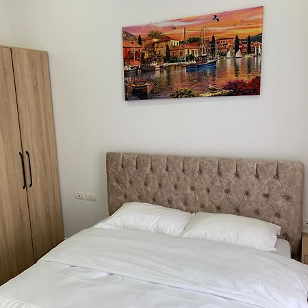 Hotel Restaurant Deso Shijak Zewnętrze zdjęcie