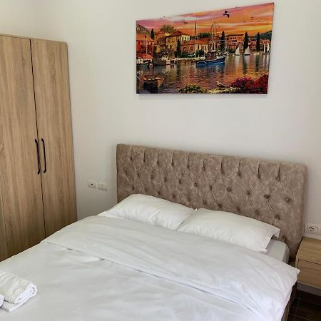 Hotel Restaurant Deso Shijak Zewnętrze zdjęcie