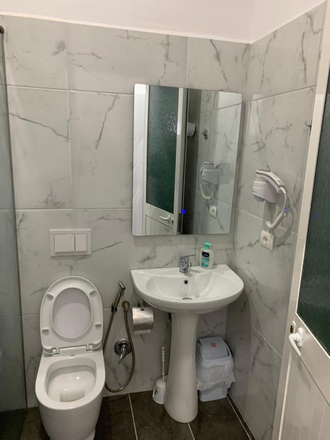 Hotel Restaurant Deso Shijak Zewnętrze zdjęcie