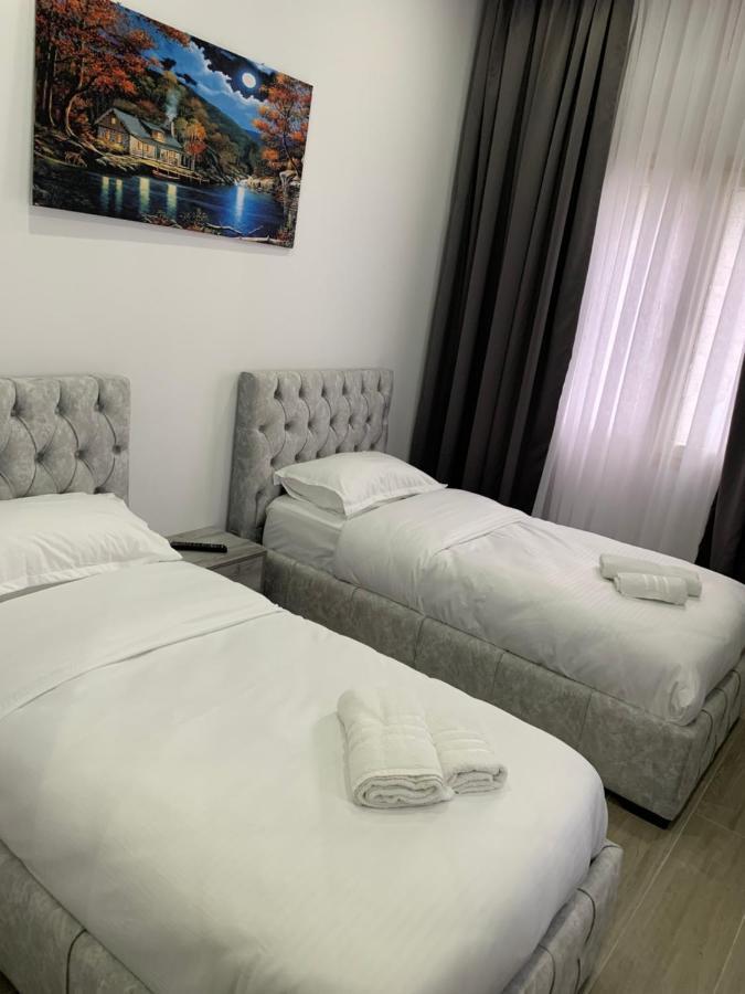 Hotel Restaurant Deso Shijak Zewnętrze zdjęcie