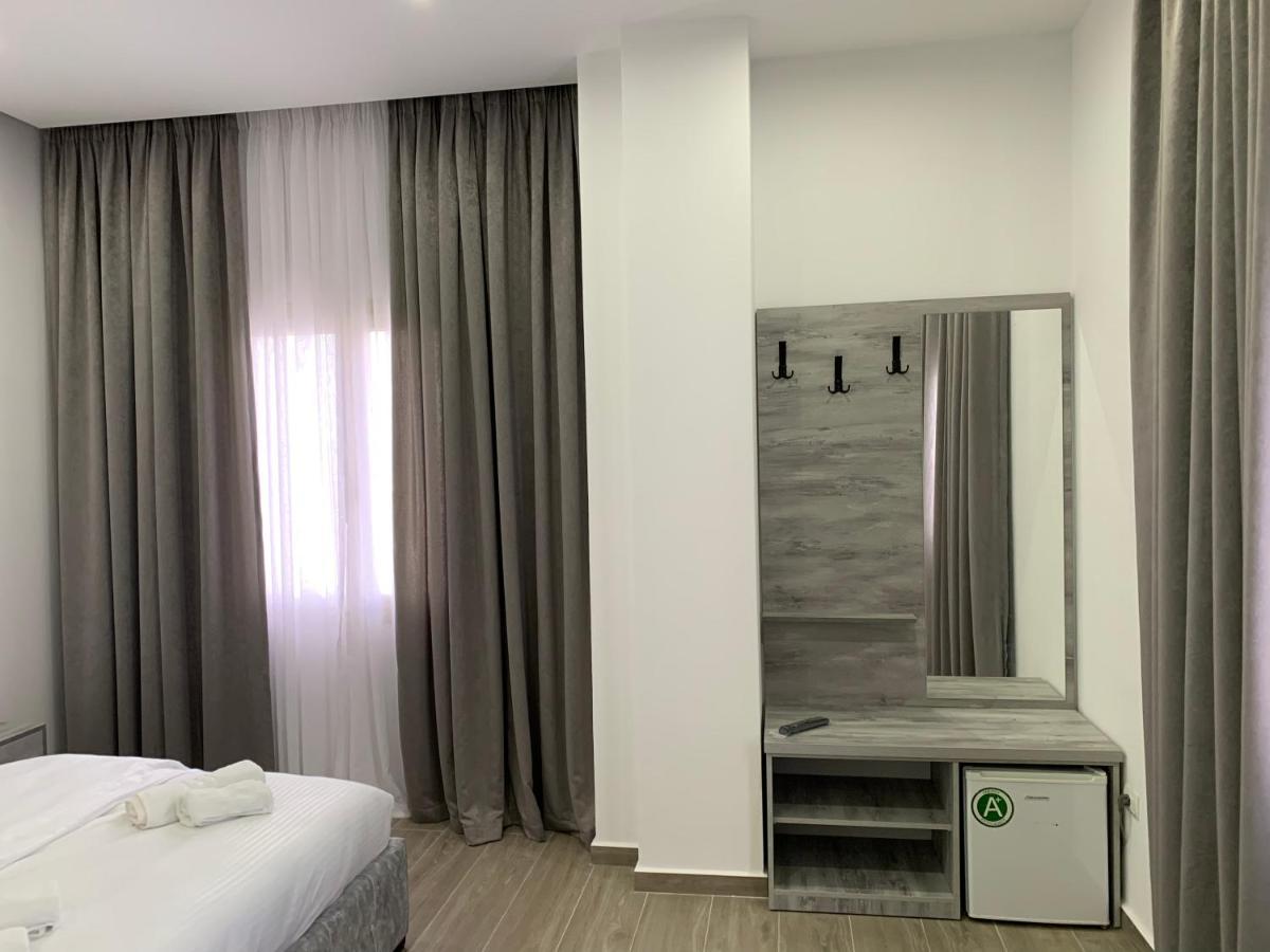 Hotel Restaurant Deso Shijak Zewnętrze zdjęcie