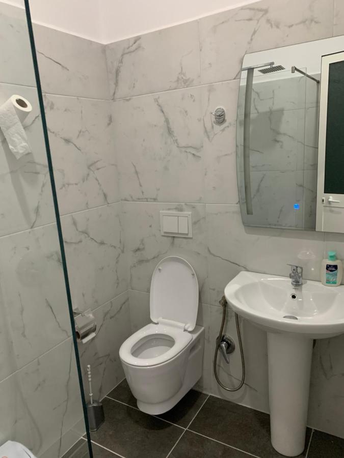 Hotel Restaurant Deso Shijak Zewnętrze zdjęcie