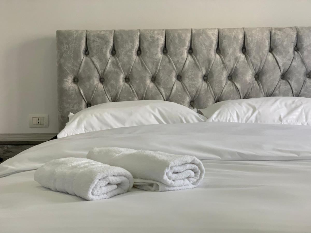 Hotel Restaurant Deso Shijak Zewnętrze zdjęcie