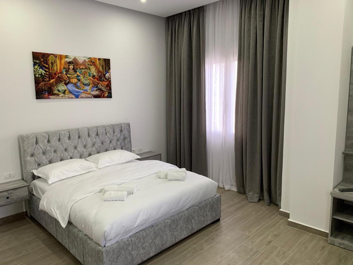 Hotel Restaurant Deso Shijak Zewnętrze zdjęcie